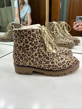 White Mountain Leopard Print Lace-Up Ankle Booties- Beige/Black Size 9